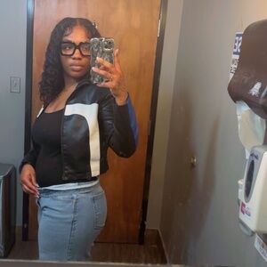 Meet your Posher, YAE.